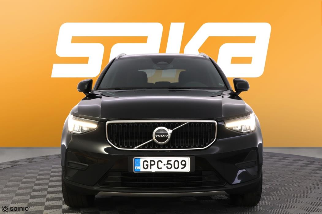 VOLVO XC40 2023