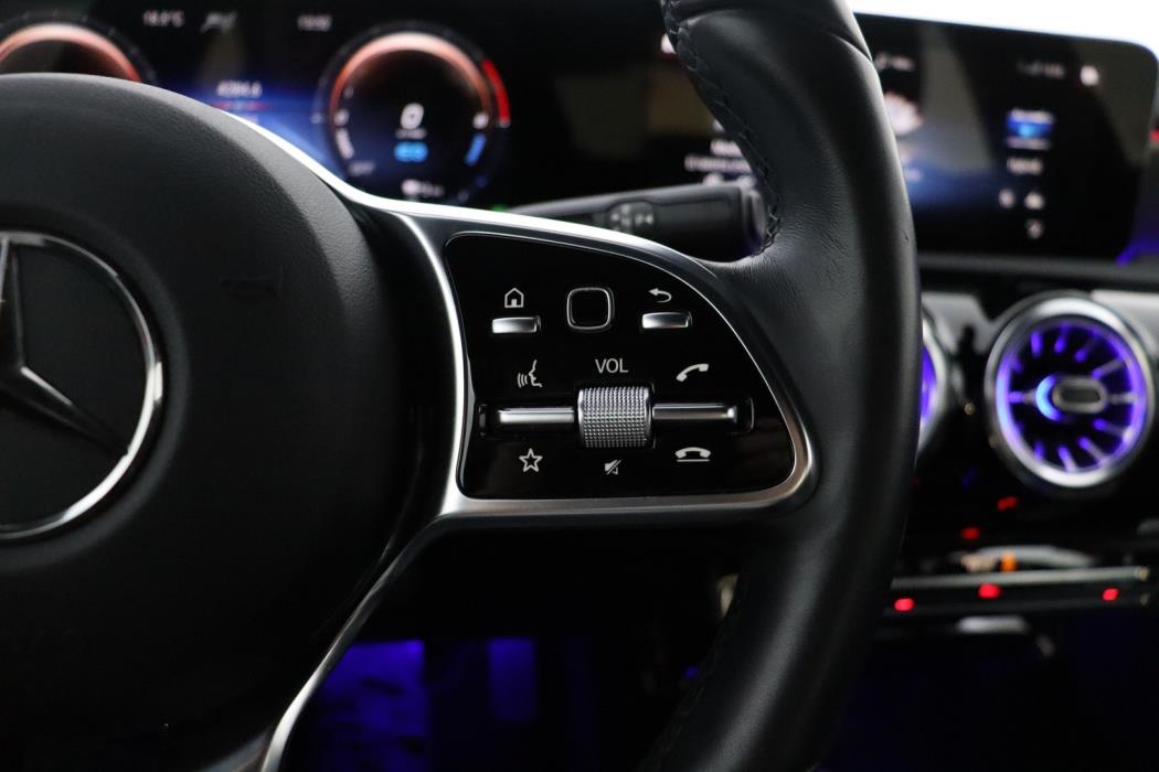 MERCEDES-BENZ CLA 2023