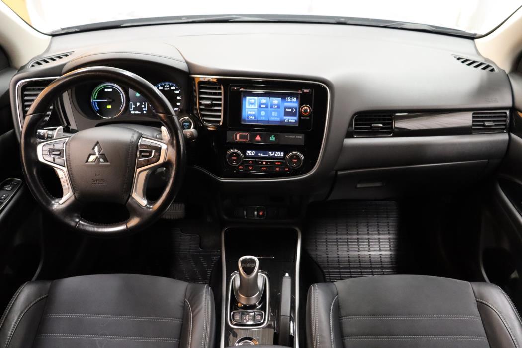 MITSUBISHI Outlander PHEV 2016