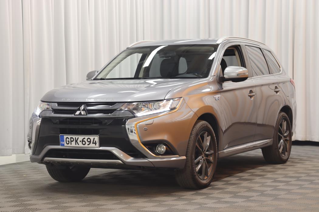 MITSUBISHI Outlander PHEV 2016