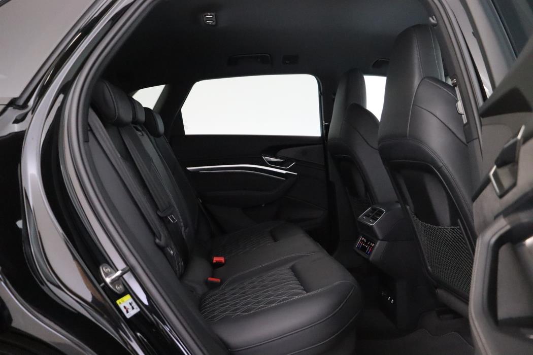 AUDI Q8 e-tron 2024
