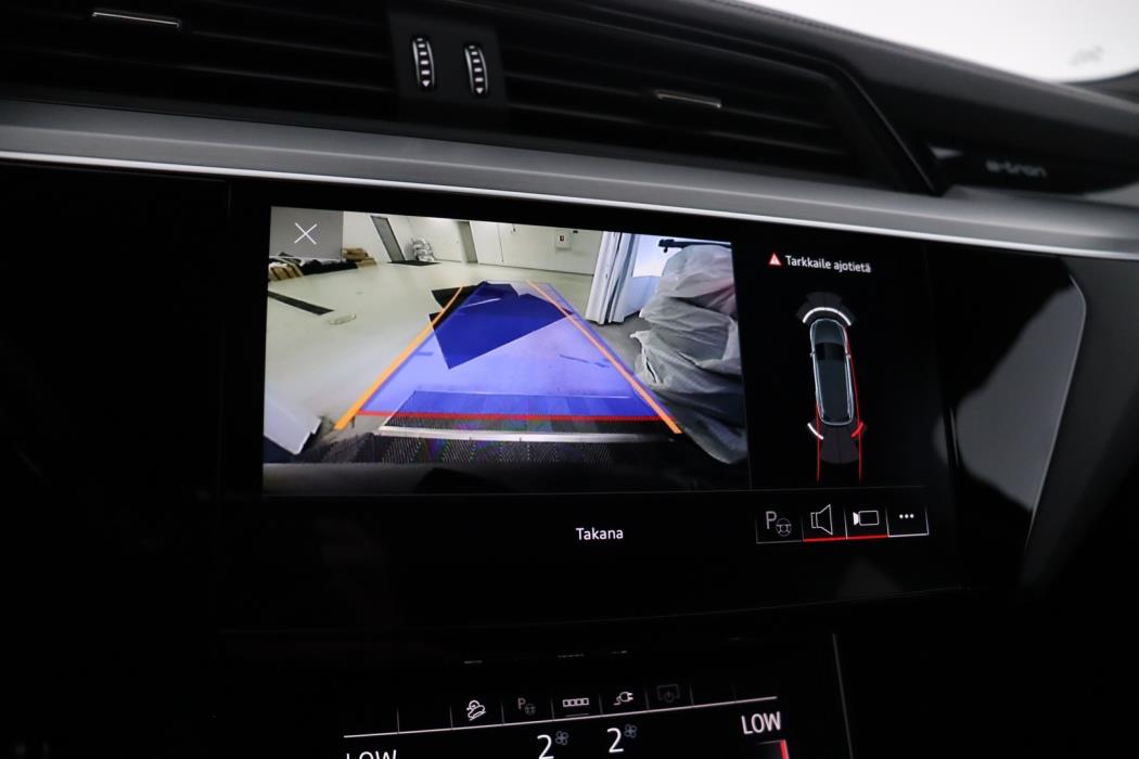AUDI Q8 e-tron 2024