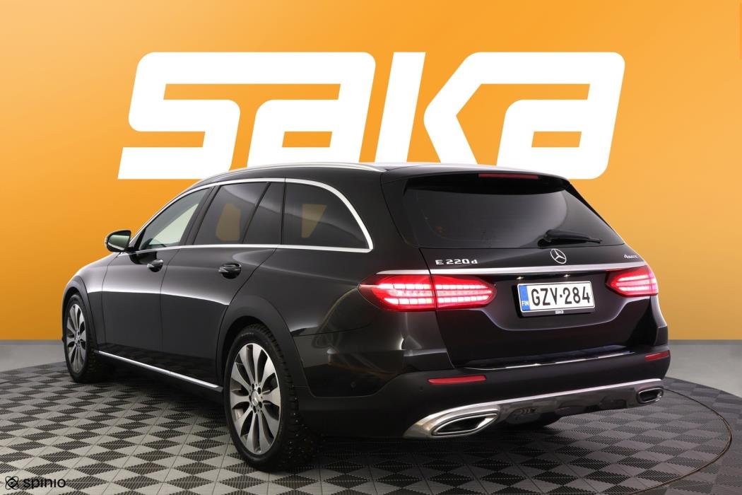 MERCEDES-BENZ E 2021