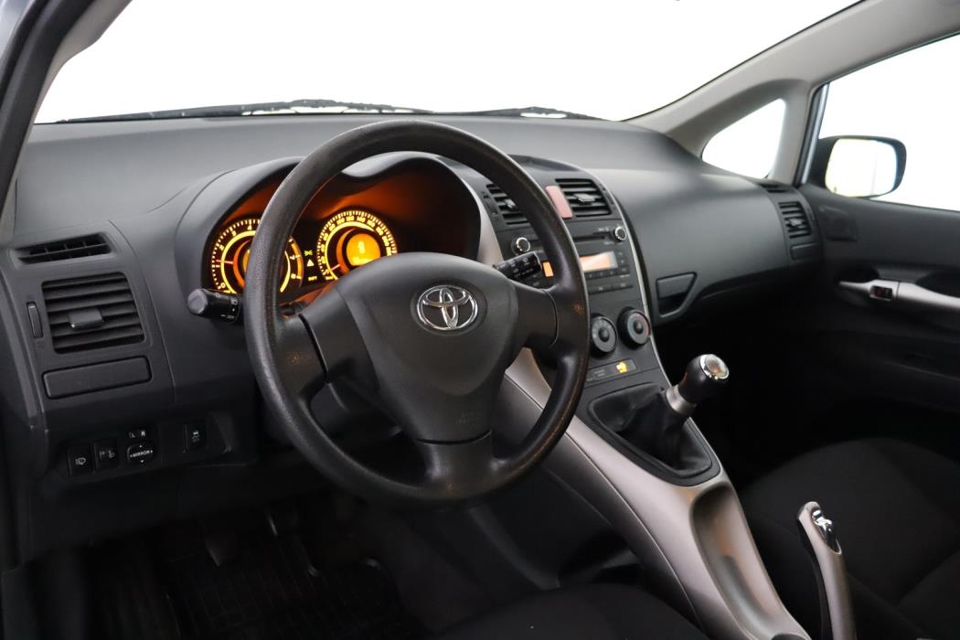 TOYOTA Auris 2007