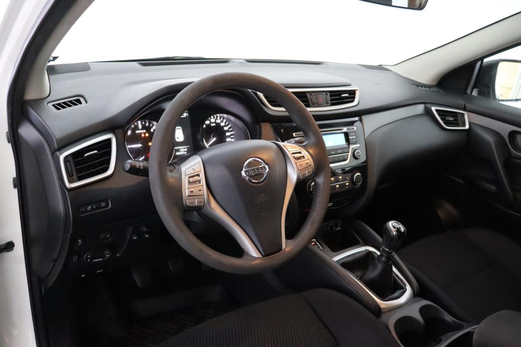 NISSAN Qashqai 2015