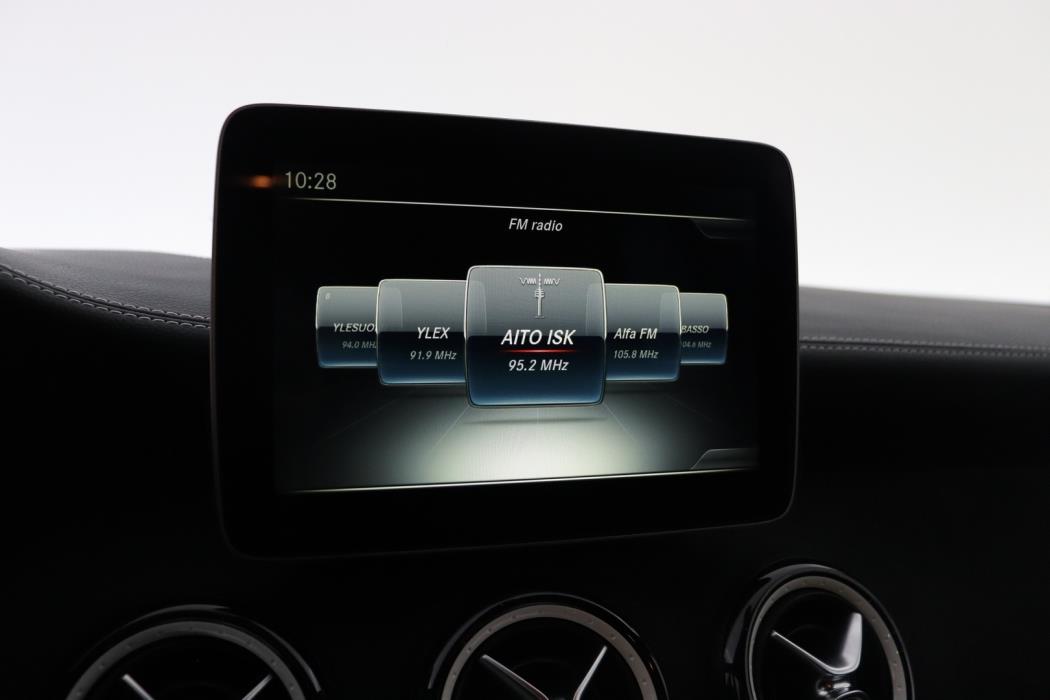 MERCEDES-BENZ CLA 2018