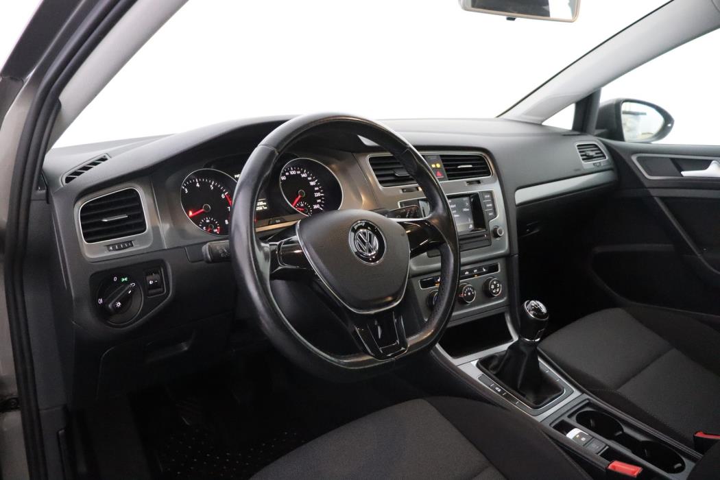 VOLKSWAGEN Golf 2014