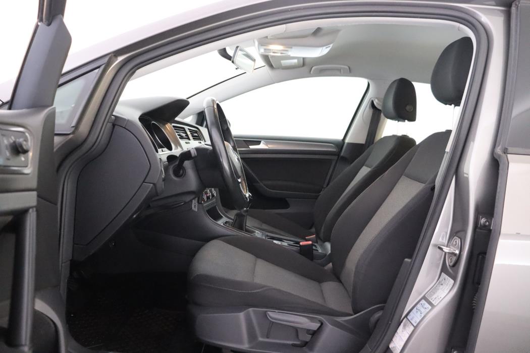 VOLKSWAGEN Golf 2014