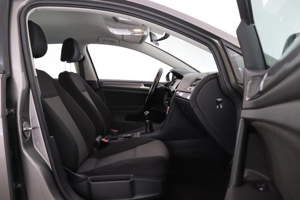 VOLKSWAGEN Golf 2014