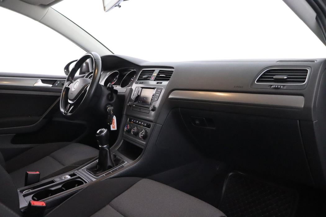 VOLKSWAGEN Golf 2014