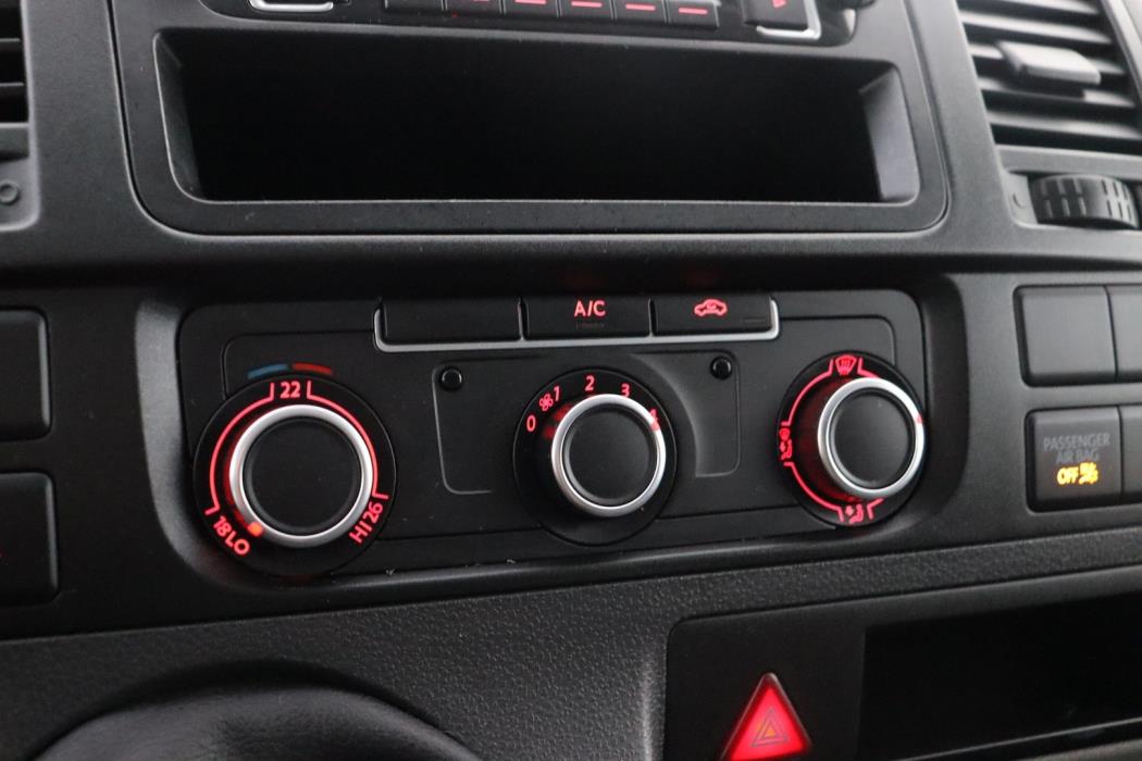 VOLKSWAGEN Transporter 2015