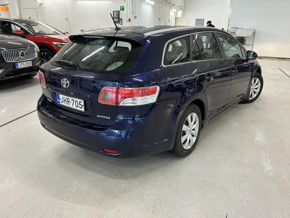 TOYOTA Avensis 2011