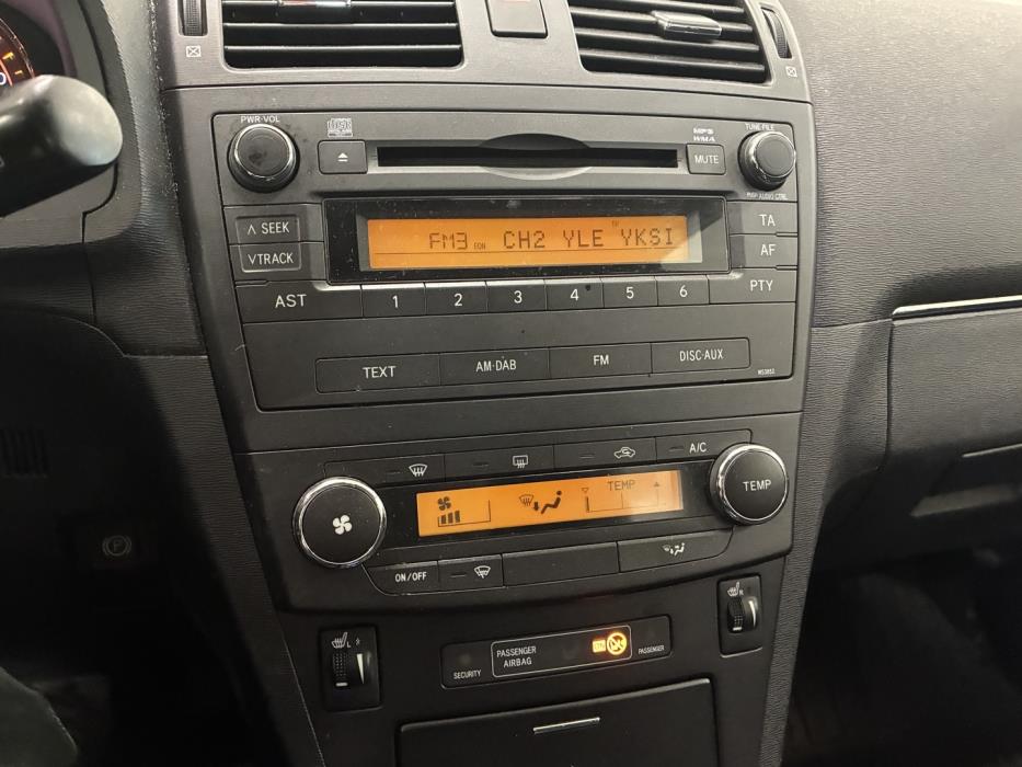 TOYOTA Avensis 2011