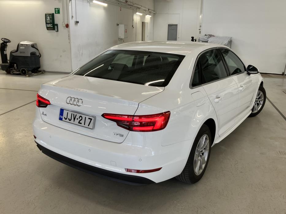 AUDI A4 2016