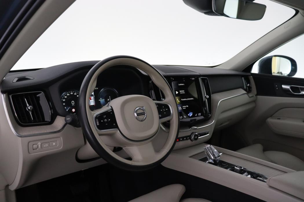 VOLVO XC60 2021