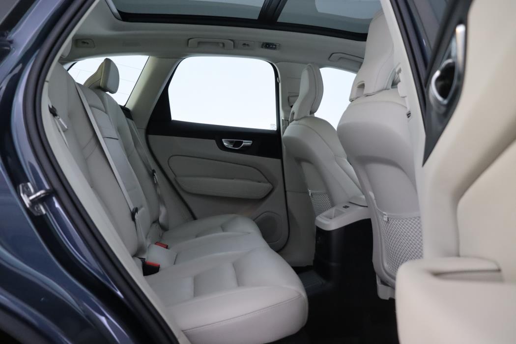 VOLVO XC60 2021