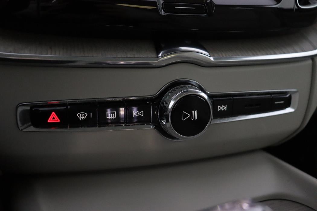 VOLVO XC60 2021