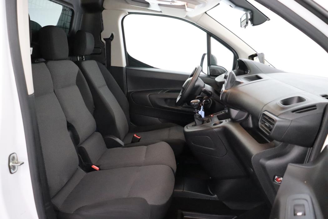 PEUGEOT Partner 2023