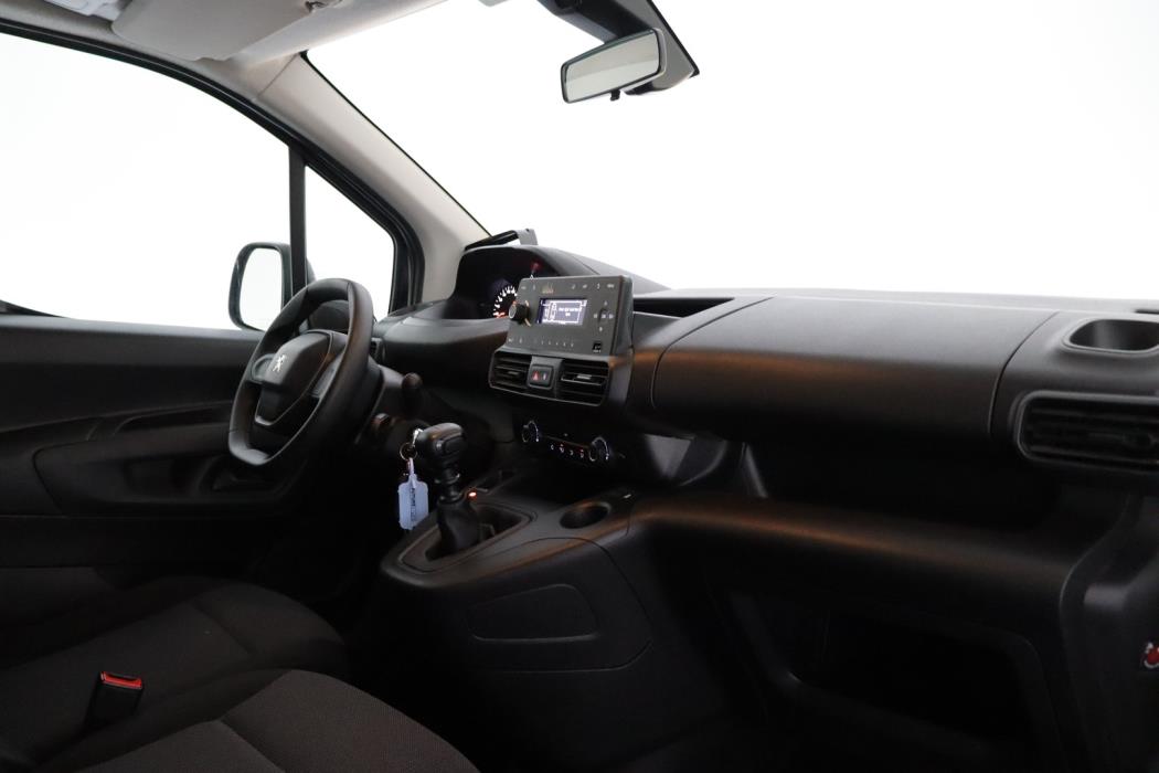 PEUGEOT Partner 2023