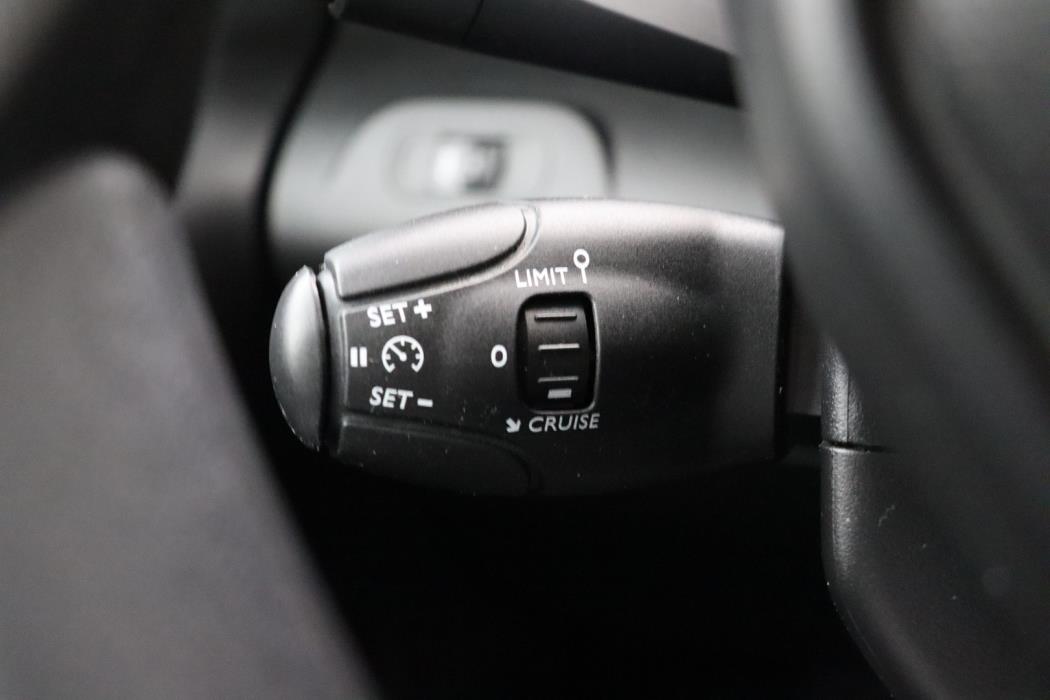 PEUGEOT Partner 2023