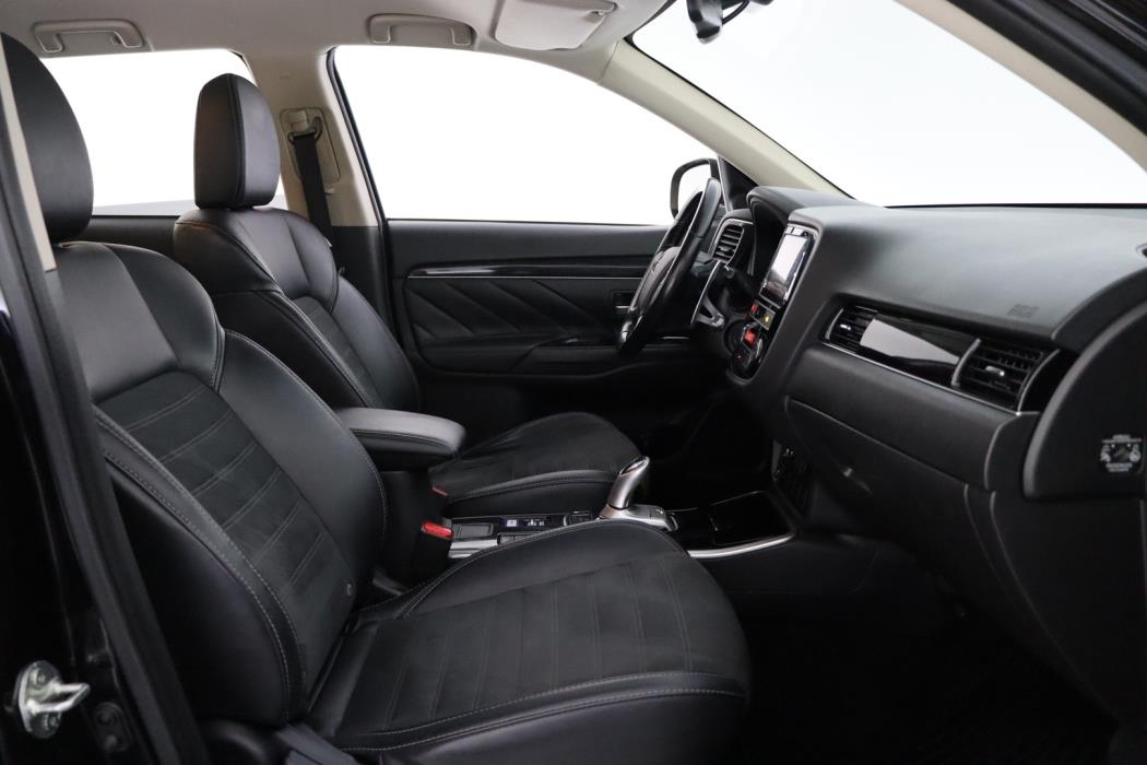 MITSUBISHI OUTLANDER PHEV 2019