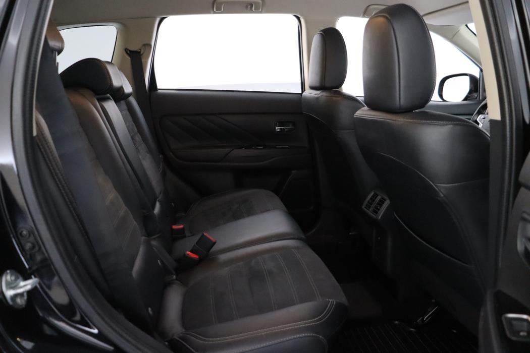 MITSUBISHI OUTLANDER PHEV 2019