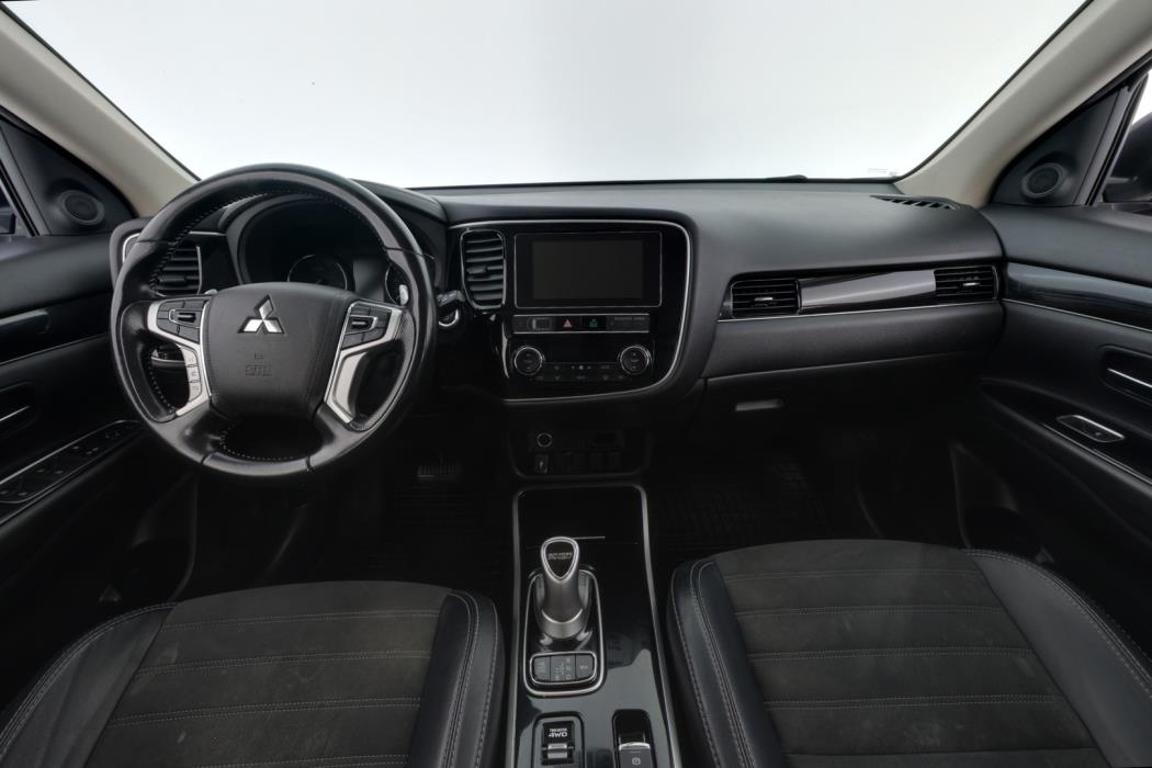 MITSUBISHI OUTLANDER PHEV 2019