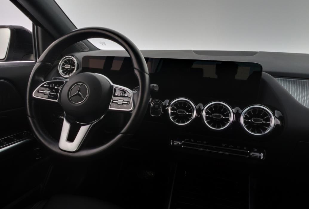 MERCEDES-BENZ EQA 2023