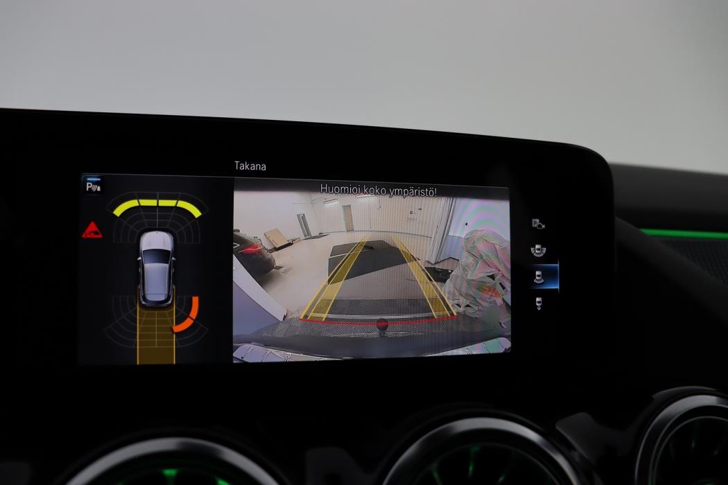 MERCEDES-BENZ EQA 2023