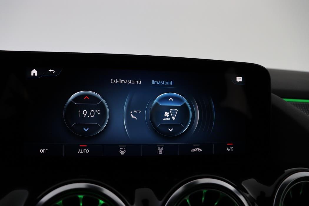 MERCEDES-BENZ EQA 2023