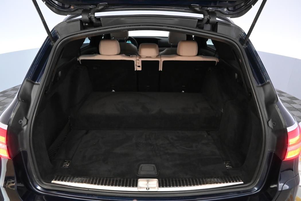 MERCEDES-BENZ E 2019