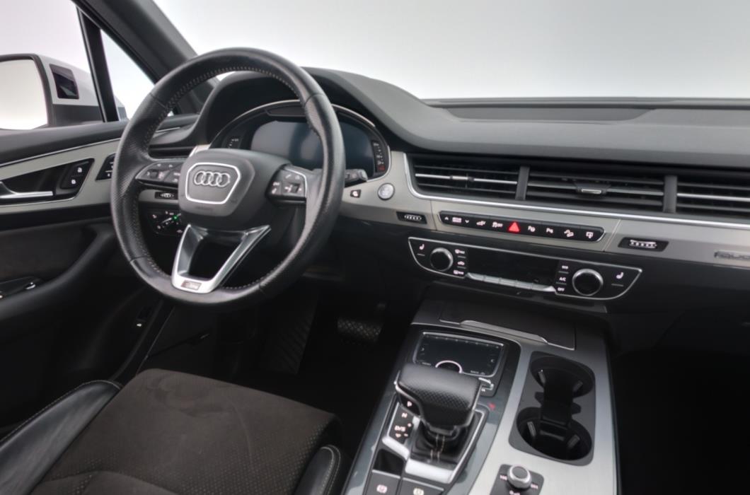 AUDI Q7 2017