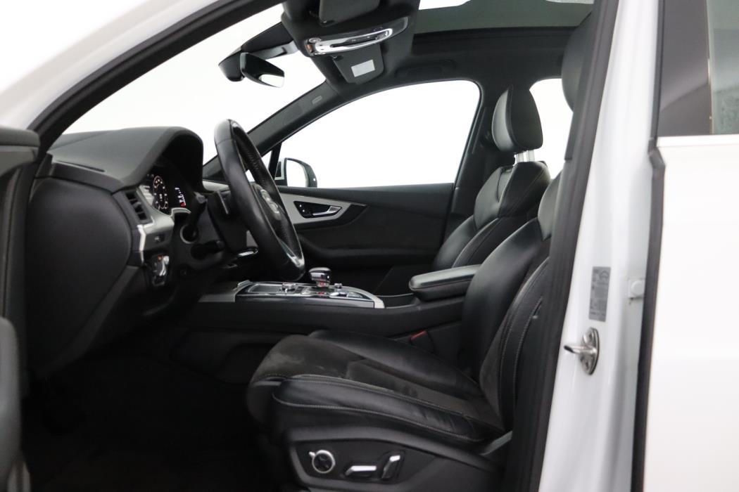 AUDI Q7 2017