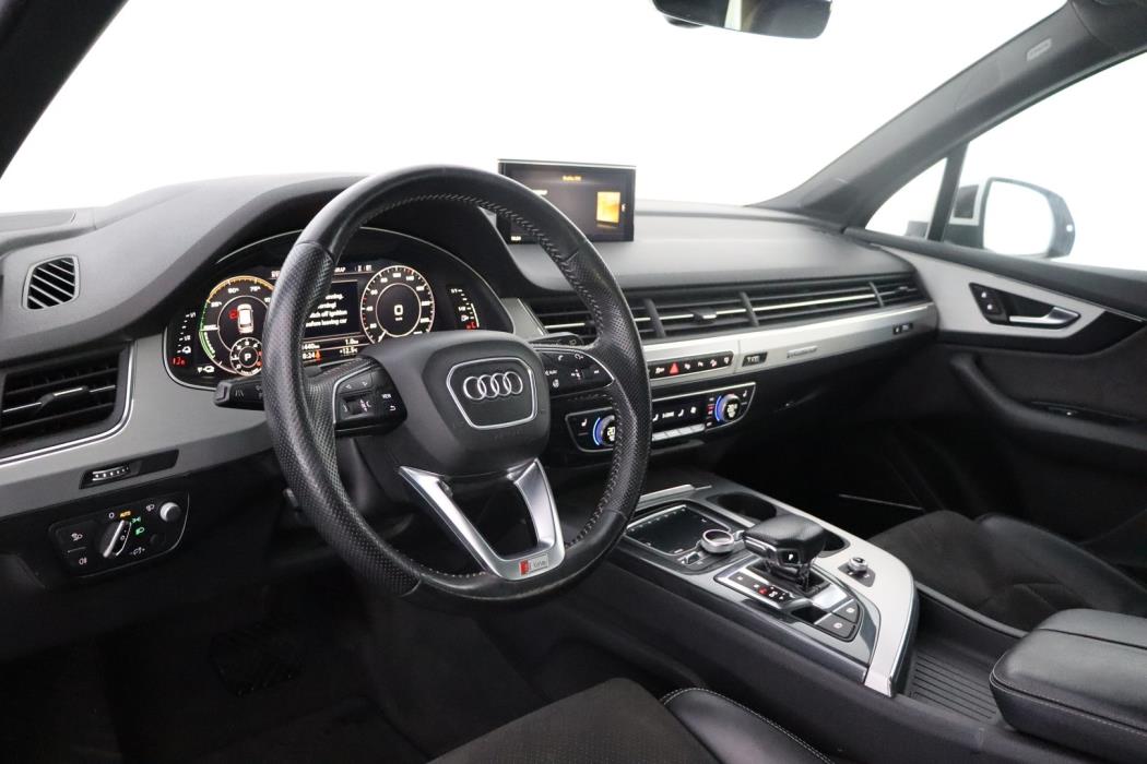AUDI Q7 2017