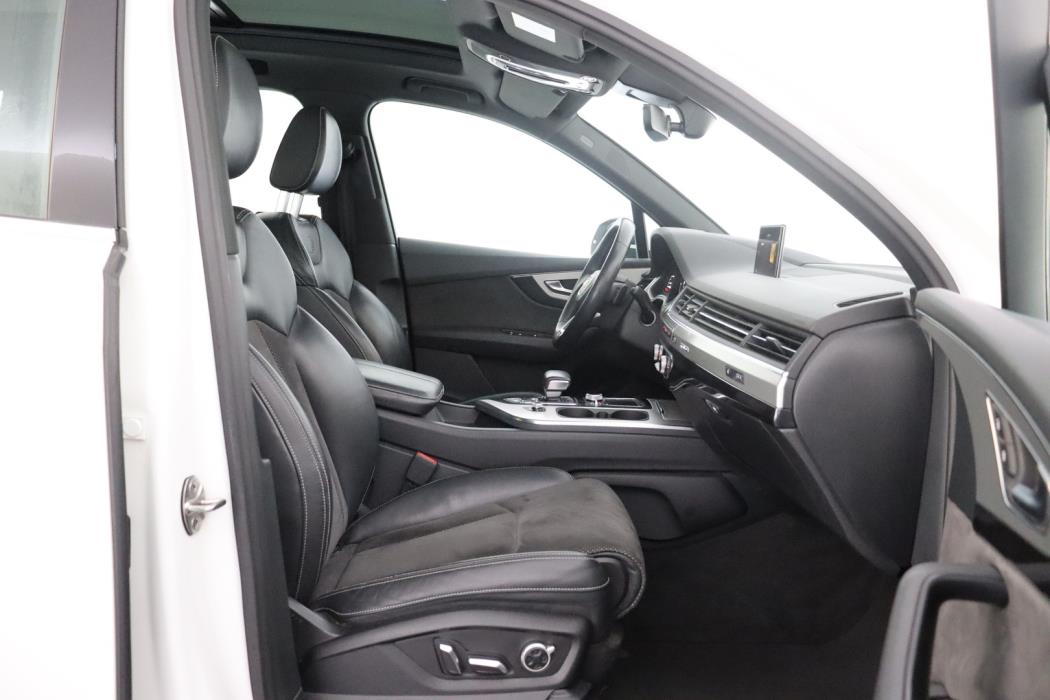 AUDI Q7 2017