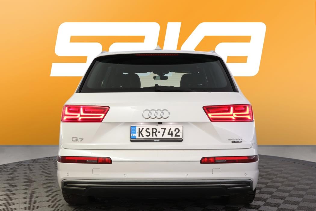 AUDI Q7 2017