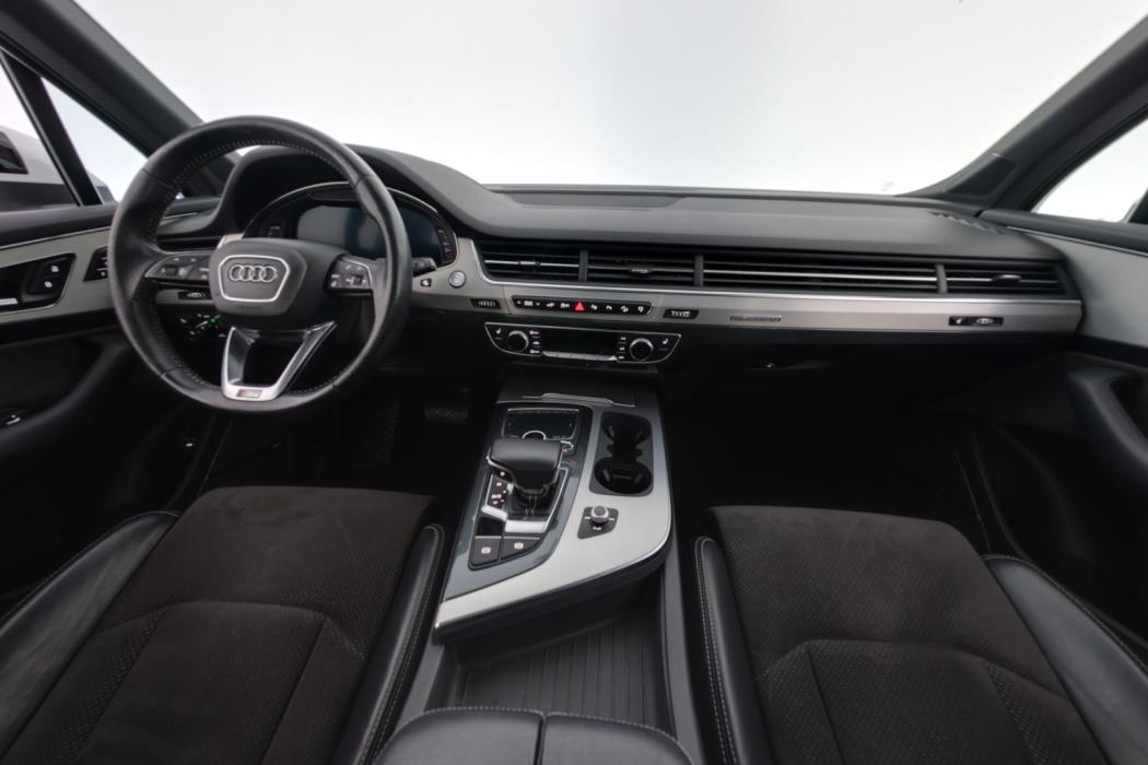 AUDI Q7 2017