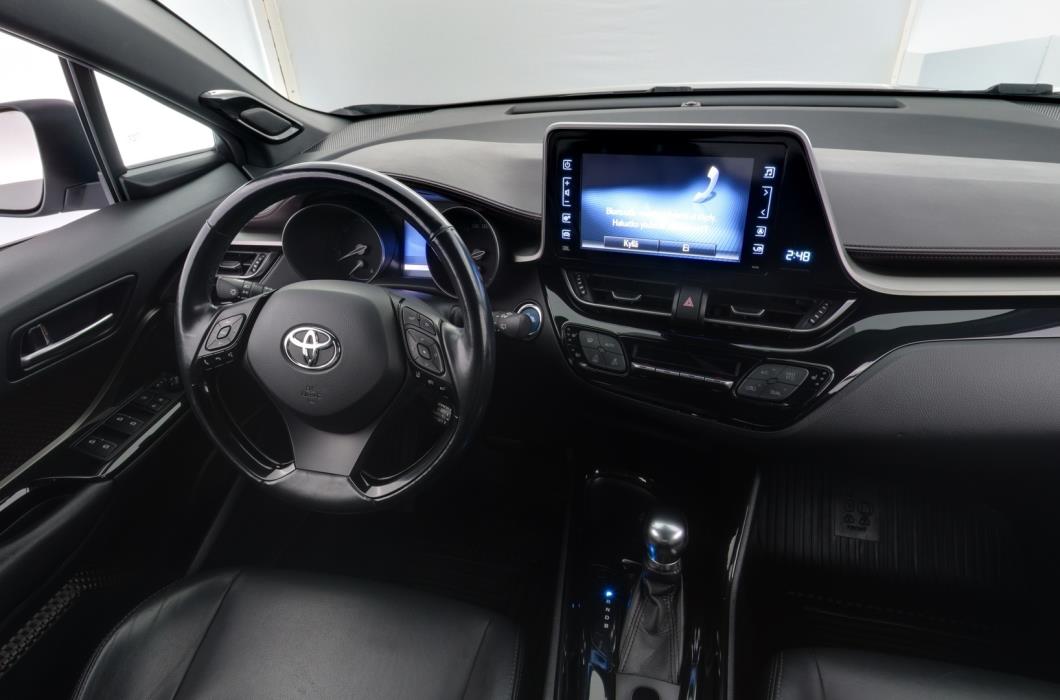 TOYOTA C-HR 2017