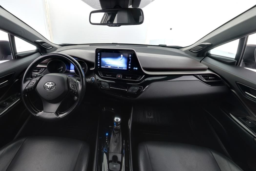 TOYOTA C-HR 2017