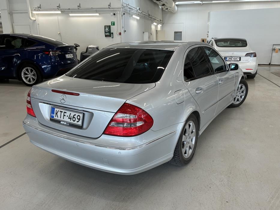 MERCEDES-BENZ E 2006