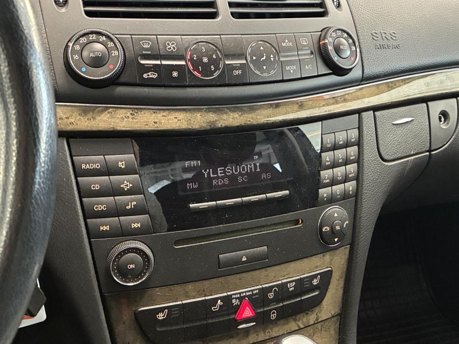 MERCEDES-BENZ E 2006