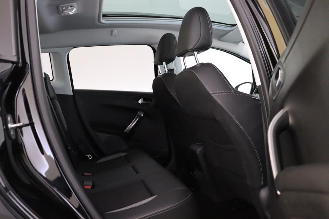 PEUGEOT 2008 2018