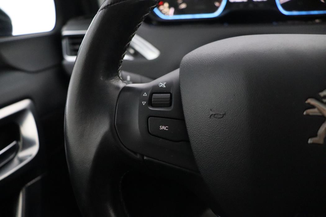 PEUGEOT 2008 2018