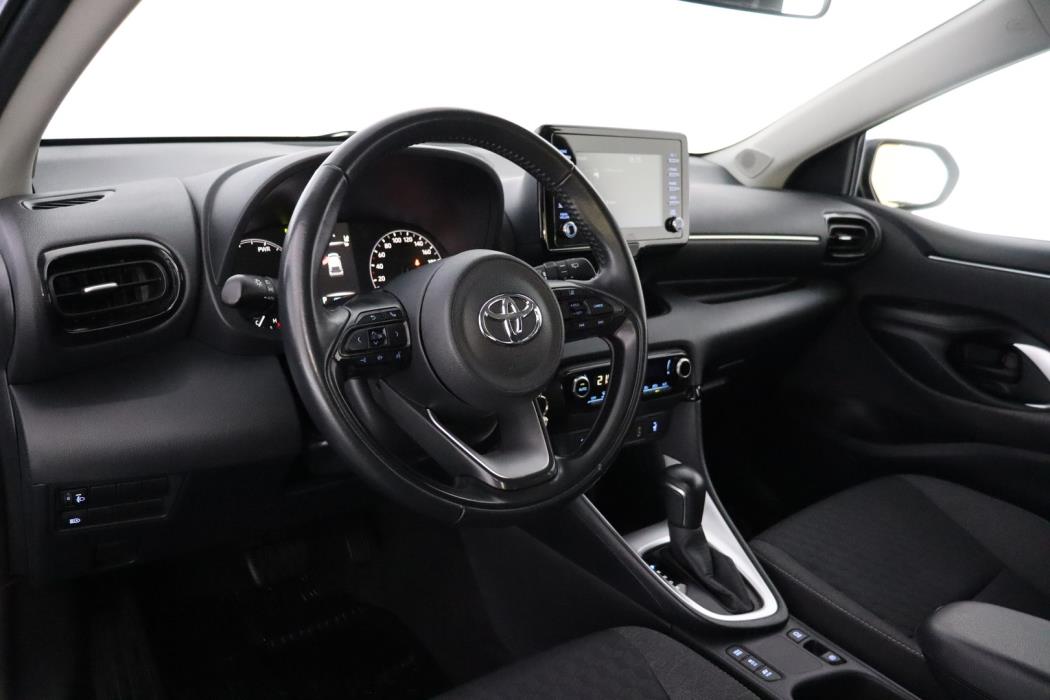 TOYOTA Yaris 2021