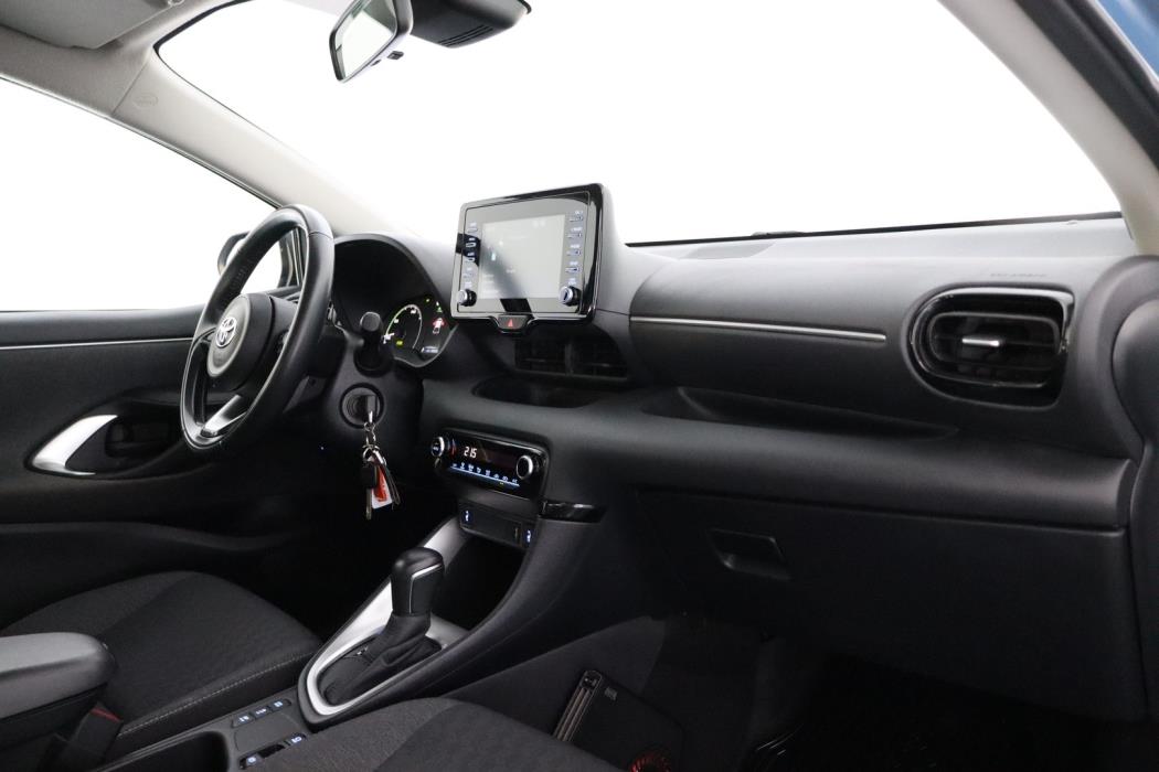 TOYOTA Yaris 2021