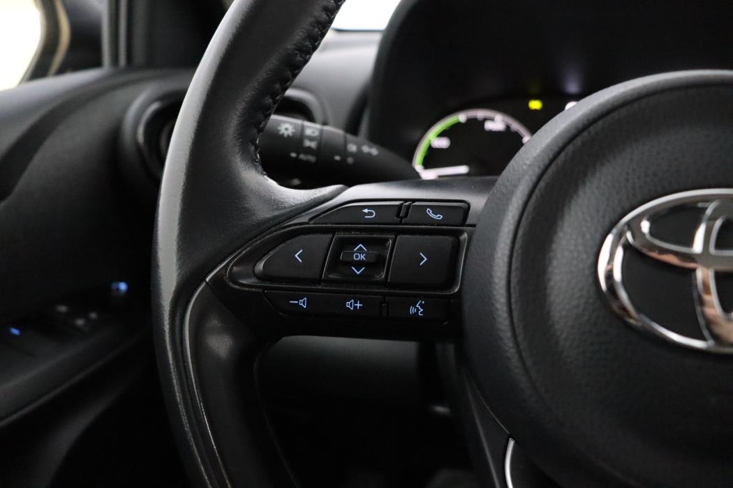 TOYOTA Yaris 2021