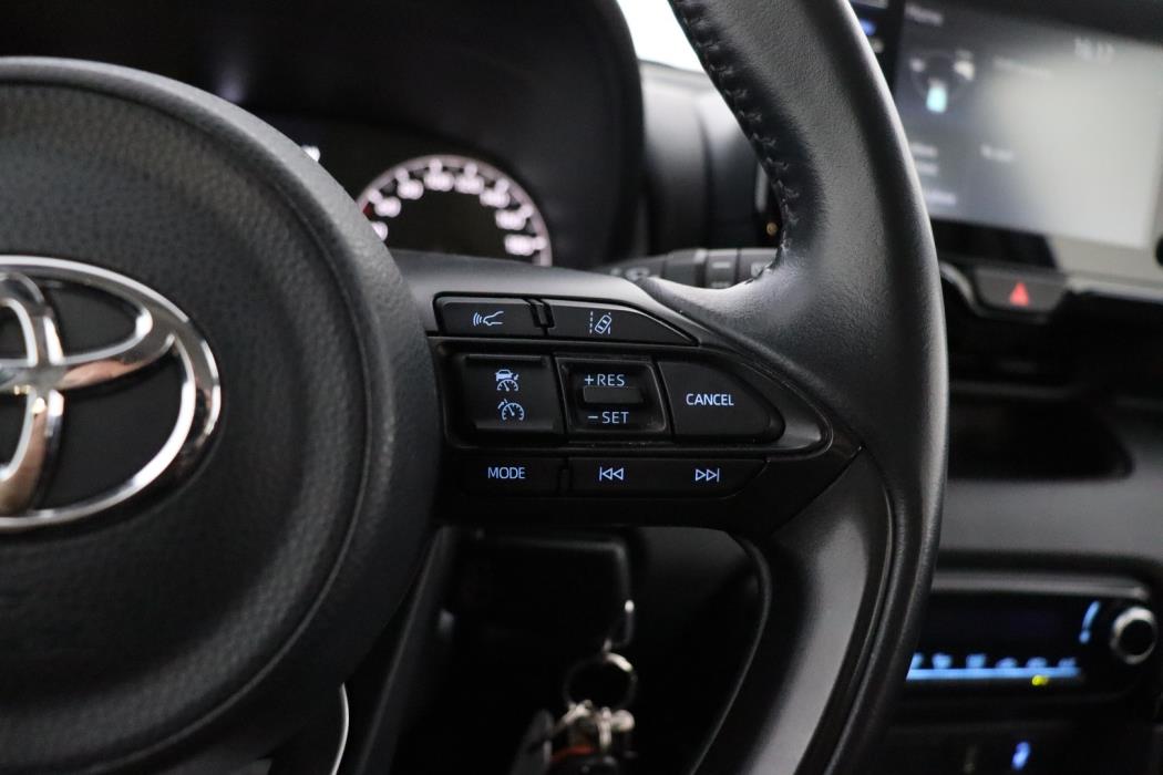 TOYOTA Yaris 2021