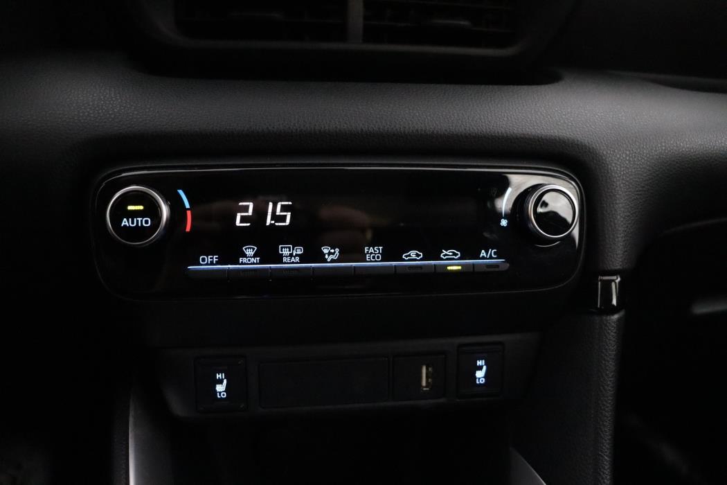 TOYOTA Yaris 2021