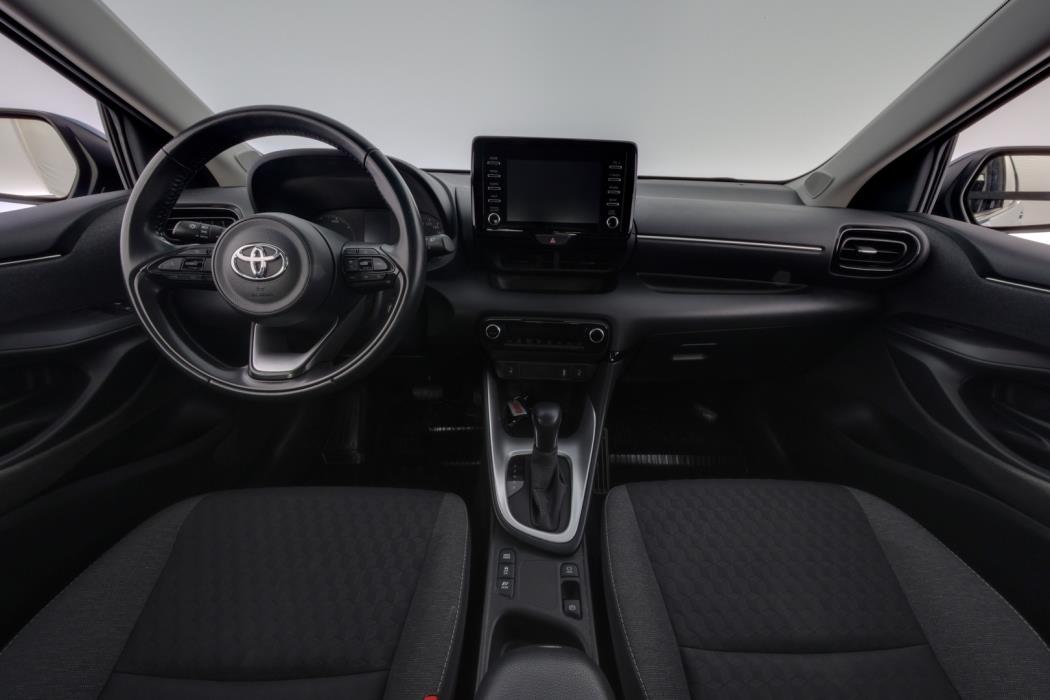 TOYOTA Yaris 2021