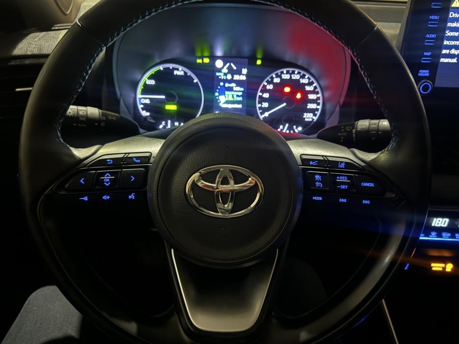 TOYOTA Yaris 2023